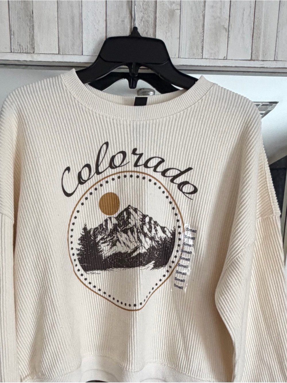 NWT Cream Colorado Mountain Graphic Crop Sweater